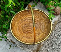 Grand panier rotin laiton Gabriella Crespi années 60