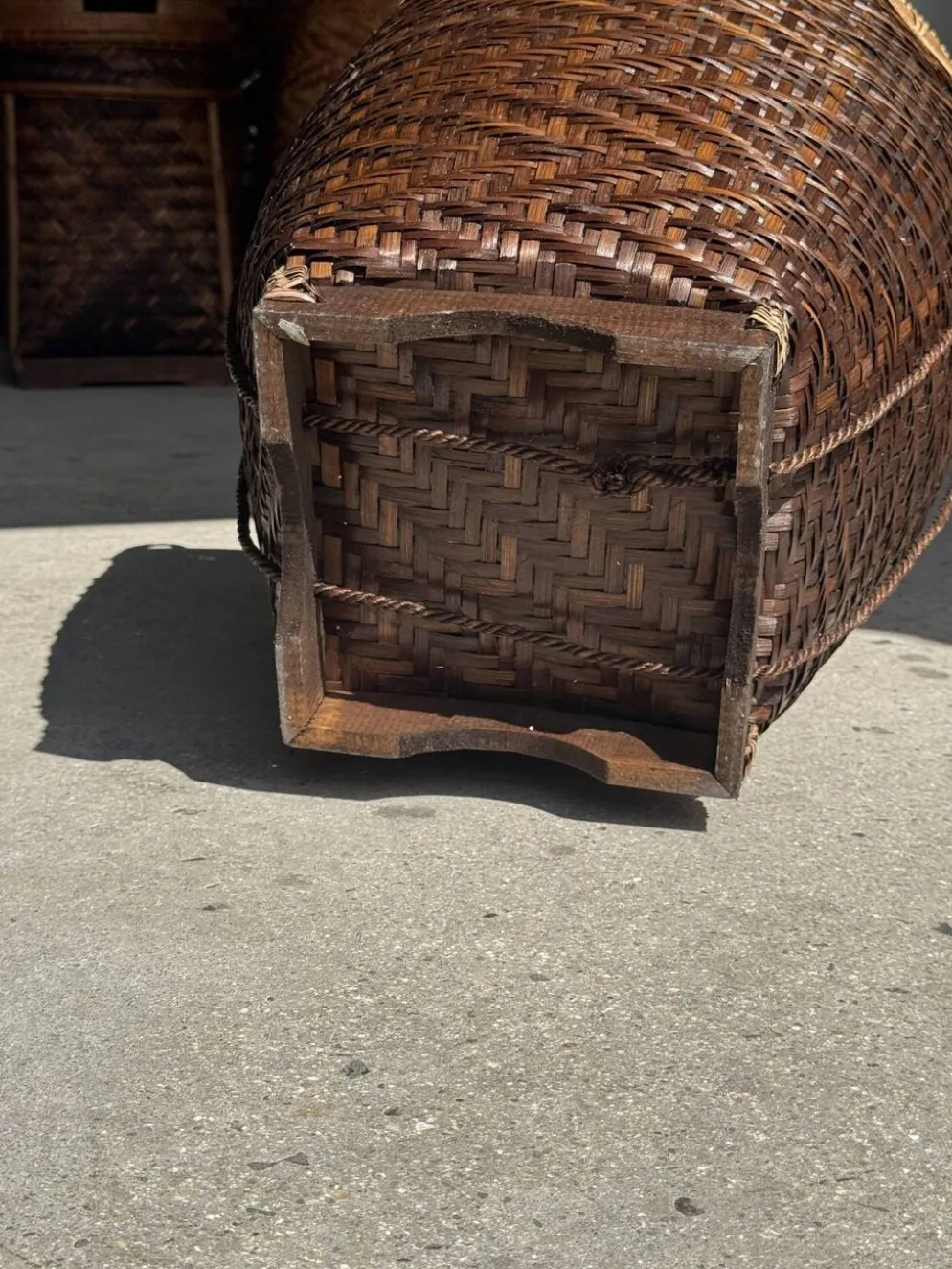 Grand panier traditionnel indonésien brun H60 D45