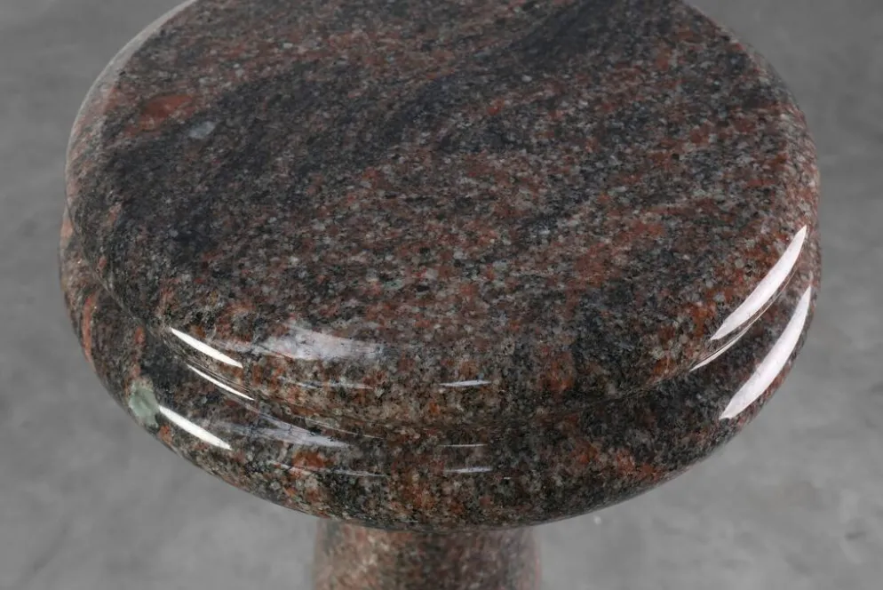 Grand piédestal en granit du milieu du siècle, Italie années 1960