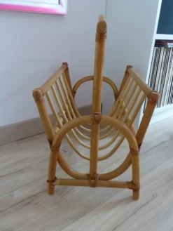 Grand porte revue rotin vintage années 1960 - 1970
