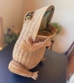Grand porte-revues grenouille en rotin vintage 1970 — Tissu d'origine