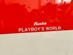 Grand poster original de Tomas Salamon - Le monde de Playboy / Baťa, 1992