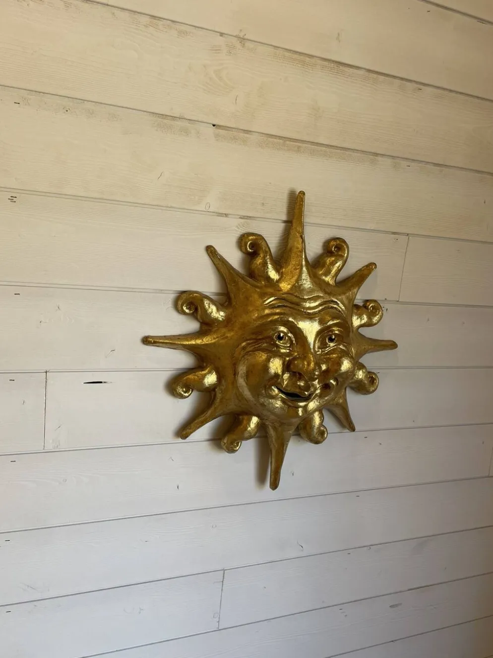 Grand soleil mural sculpté et doré - Artisanat d'art / La Venexiana Venise