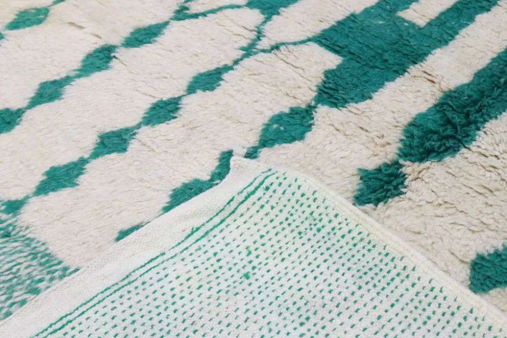 Grand tapis Azilal 305 x 210 cm – Tapis en laine marocaine vert émeraude avec motifs berbères graphiques, GD-983