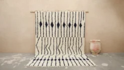 Grand tapis Beni Ouarain 310×210 cm – Ivoire & violet foncé, GO-937