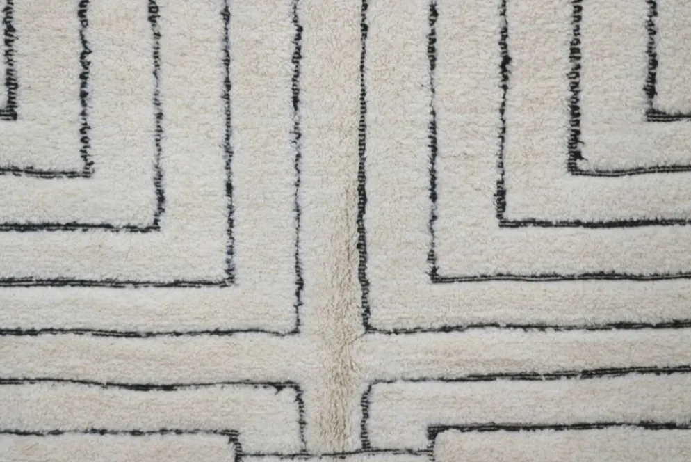 Grand tapis Beni Ouarain 300×210 – Tapis en laine ivoire fait main avec motif géométrique structuré, GO-945