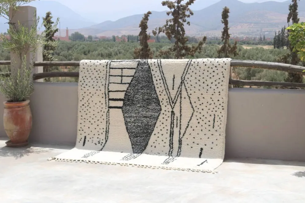 Grand tapis Beni Ouarain, 292 x 212 cm - G1024