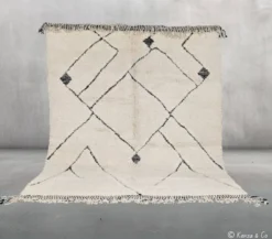 Grand tapis Beni Ouarain, 285 x 220 cm || 9,35 x 7,22 pieds, G-293