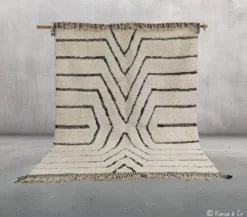 Grand tapis Beni Ouarain, 295 x 215 cm || 9,68 x 7,05 pieds, G-384