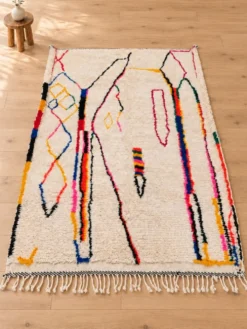 Grand tapis berbère écru aux motifs colorés – 290 × 200 cm