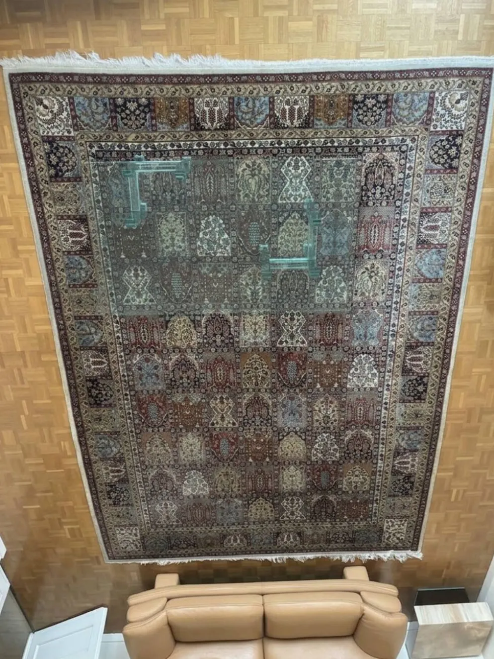 Grand tapis d'Orient fait main en Roumanie — Modèle Flora à panneaux —
