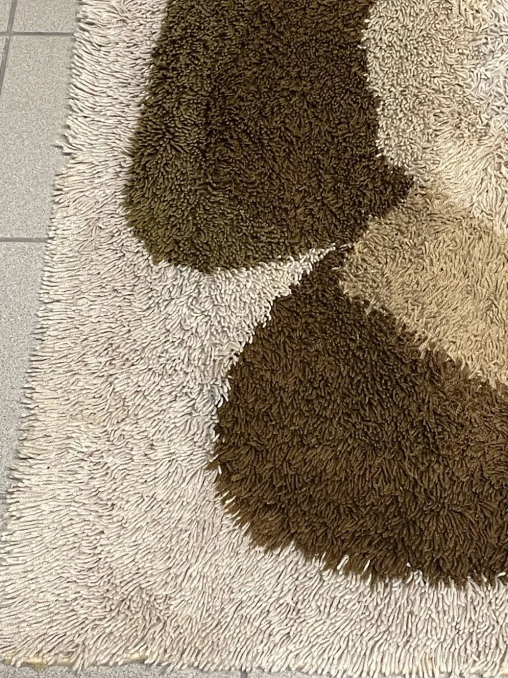 Grand tapis en laine à poils longs, produit par Desso, années 1970.