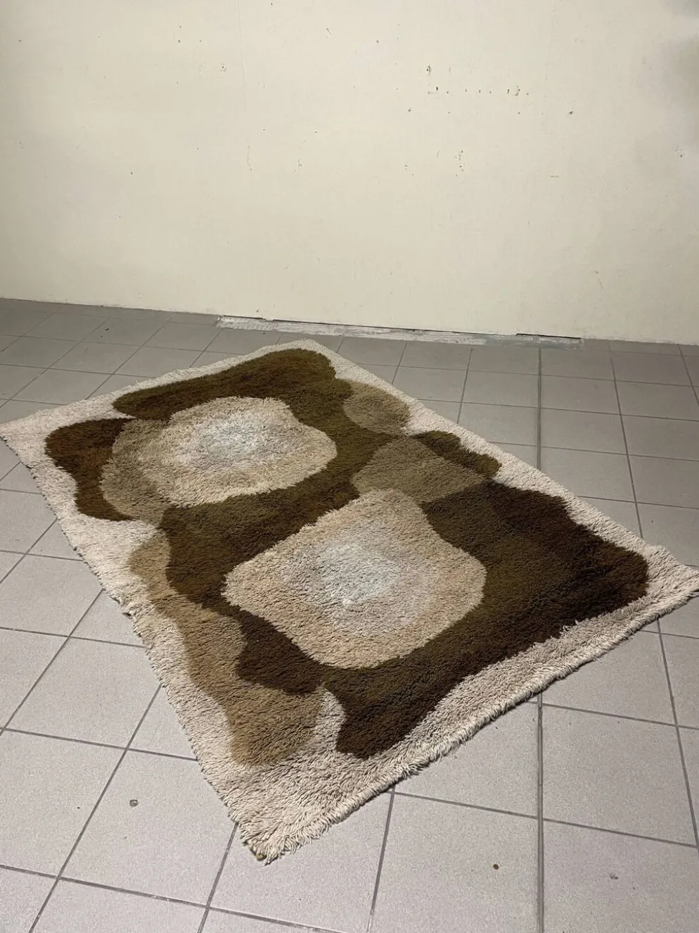 Grand tapis en laine à poils longs, produit par Desso, années 1970.