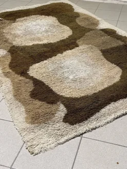 Grand tapis en laine à poils longs, produit par Desso, années 1970.