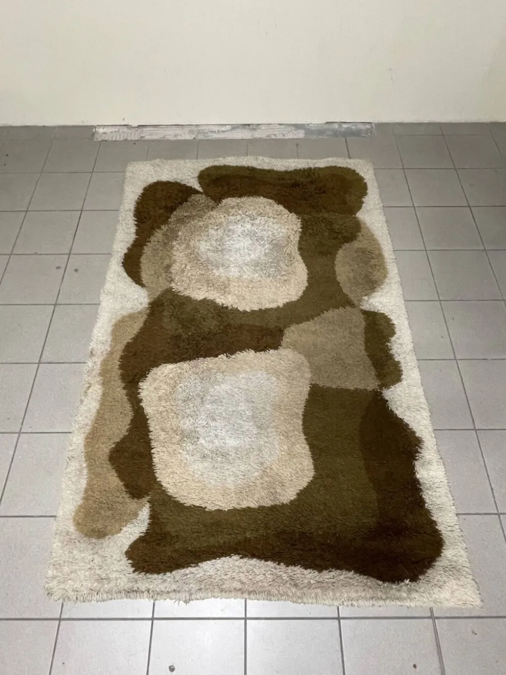 Grand tapis en laine à poils longs, produit par Desso, années 1970.