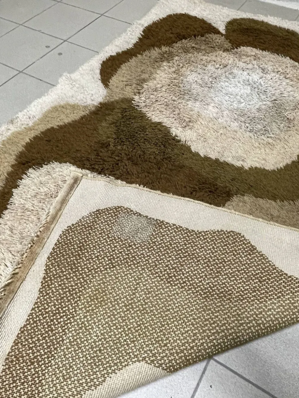 Grand tapis en laine à poils longs, produit par Desso, années 1970.