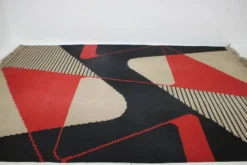 Grand tapis / moquette en laine kilim abstrait géométrique des années 1960.