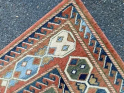 Grand tapis oriental en laine à motifs géométriques terracotta 200x300cm
