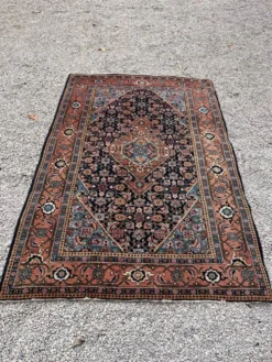 Grand tapis persan ancien