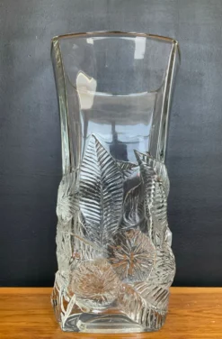 Grand vase vintage en verre moulé pressé