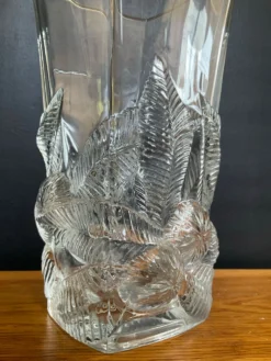 Grand vase vintage en verre moulé pressé