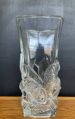 Grand vase vintage en verre moulé pressé