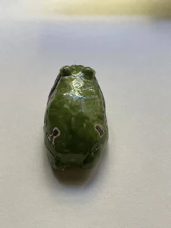 Grenouille en faïence émaillée