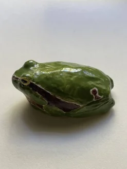 Grenouille en faïence émaillée