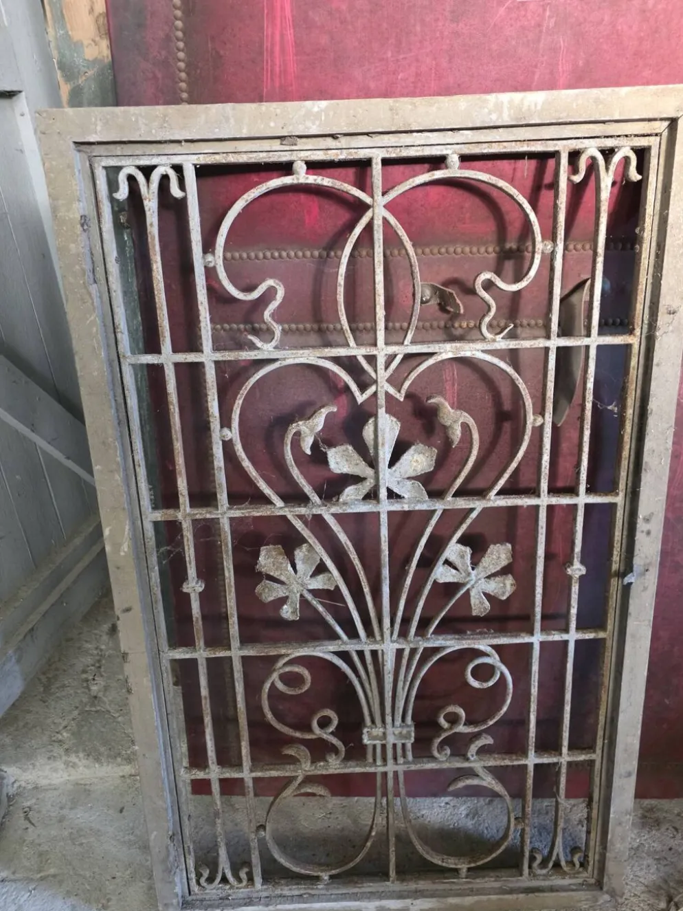 Grille en fonte art nouveau années 1900