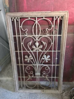 Grille en fonte art nouveau années 1900