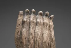 Groupe sculptural abstrait de six figures féminines