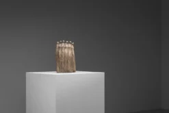 Groupe sculptural abstrait de six figures féminines