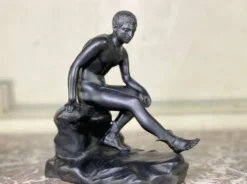 Hermès au repos, bronze patine noire d’après l’antique