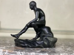 Hermès au repos, bronze patine noire d’après l’antique