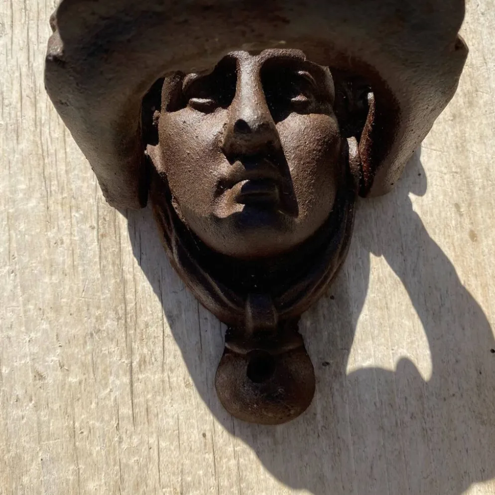 Heurtoir de porte en fonte portrait féminin classique