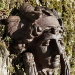 Heurtoir de porte en fonte portrait féminin classique