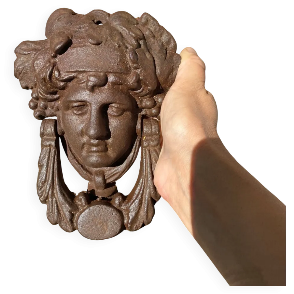 Heurtoir de porte en fonte portrait féminin classique