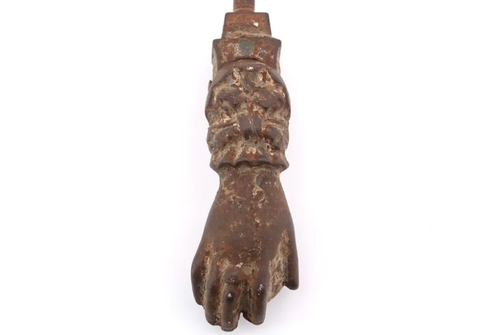 Heurtoir de porte en forme de main, années 30