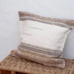 Housse de cousin beige - artisanale tissé main en coton recyclé