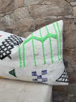 Housse de coussin artisanale marocaine en laine berbère