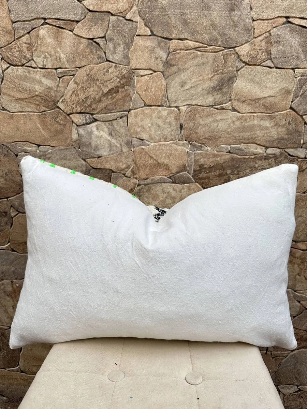 Housse de coussin artisanale marocaine en laine berbère