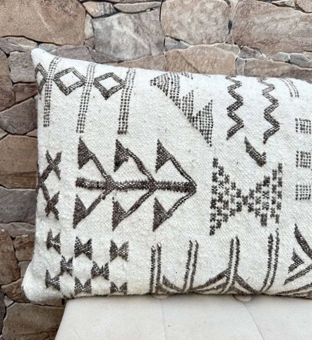 Housse de coussin artisanale en laine berbère : Coussin Kilim marocain