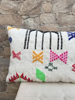 Housse de coussin artisanale marocaine en laine berbère
