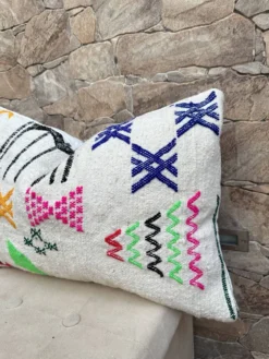 Housse de coussin artisanale marocaine en laine berbère