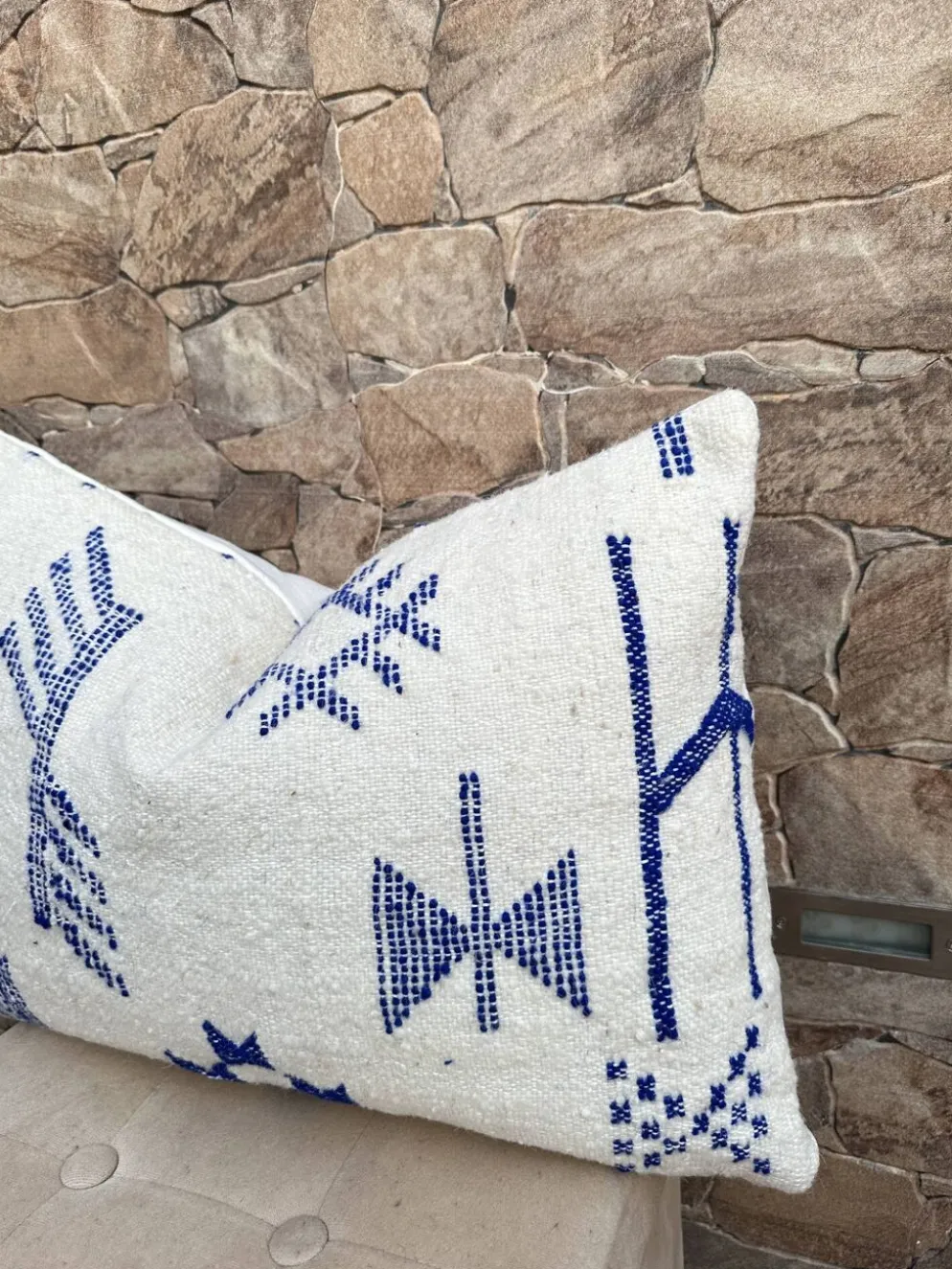 Housse de coussin artisanale en laine berbère, coussin Kilim marocain