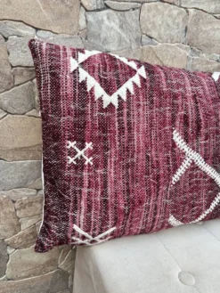 Housse de coussin artisanale en laine berbère : Coussin Kilim marocain