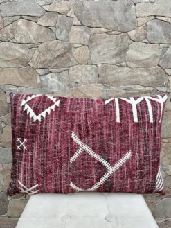 Housse de coussin artisanale en laine berbère : Coussin Kilim marocain