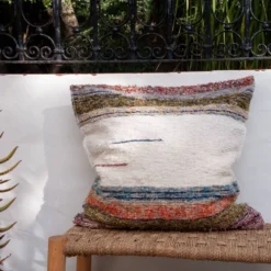 Housse de coussin artisanale en coton recyclé tissé main