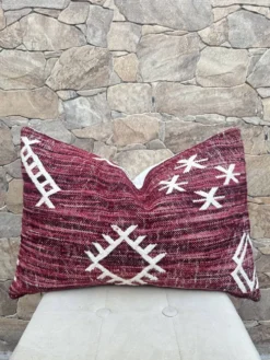 Housse de coussin artisanale en laine berbère : Coussin Kilim marocain