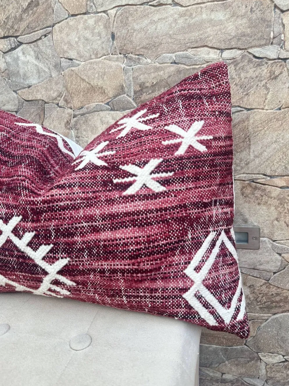 Housse de coussin artisanale en laine berbère : Coussin Kilim marocain